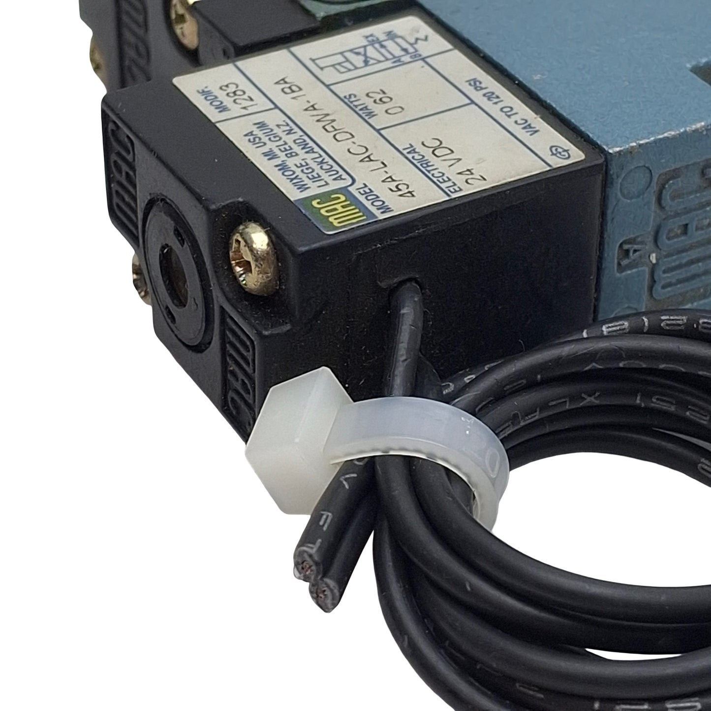 Used Mac 45A-LAC-DFWA-1BA Solenoid Valve, 4/2-Way, 1/8in NPT, vac-120psi, 24VDC Coil