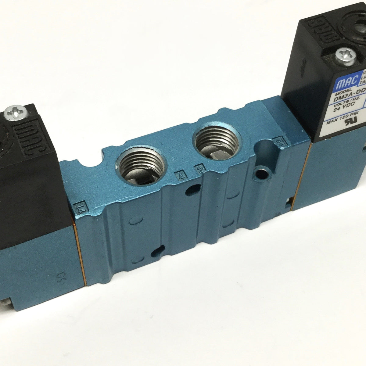 Used MAC 421A-BOA-DM-DDAJ-1KJ Double Solenoid Valve 5-Port 2-Pos, 24VDC, 1/4" NPT