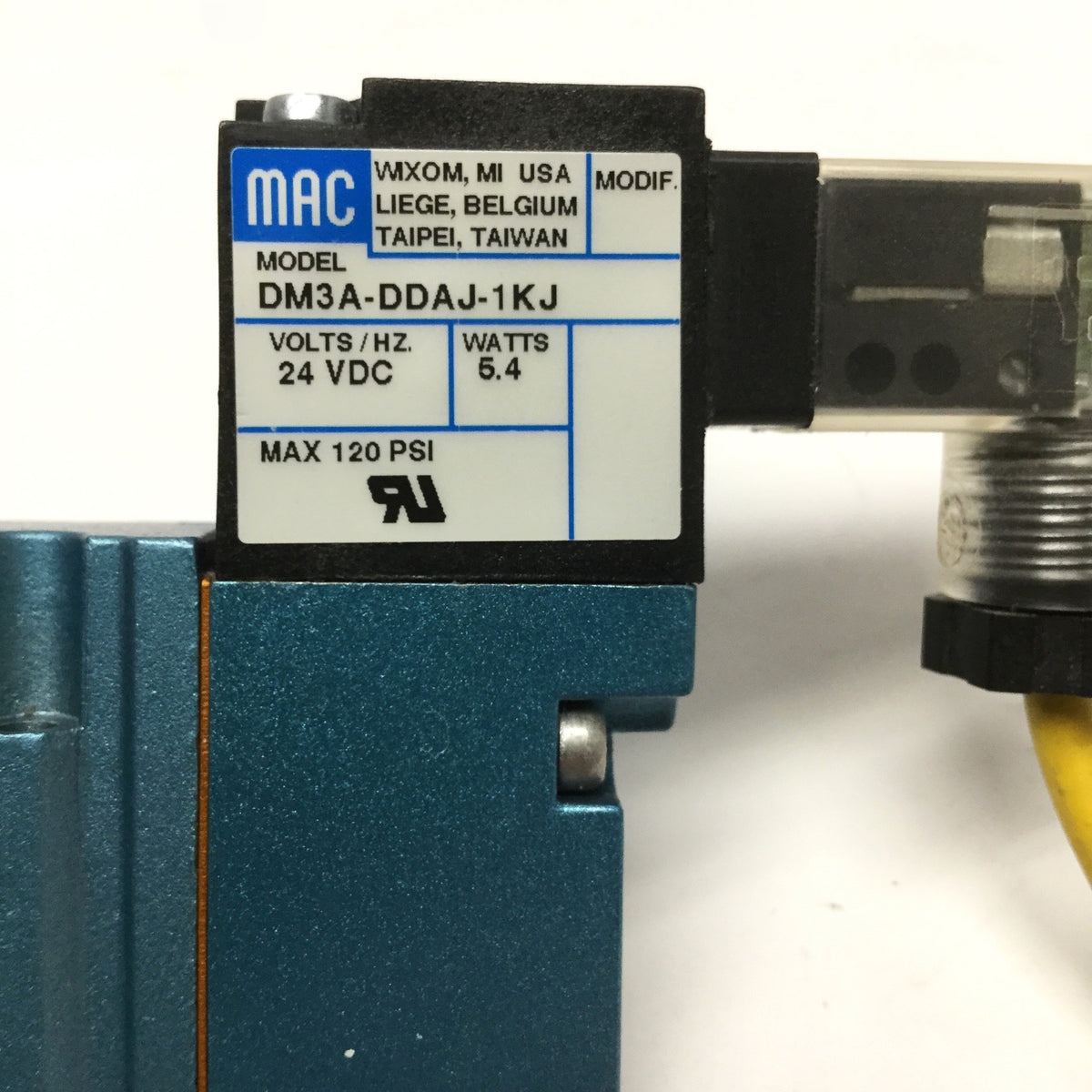 Used MAC 421A-BOA-DM-DDAJ-1KJ Double Solenoid Valve 5-Port 2-Pos, 24VDC, 1/4" NPT