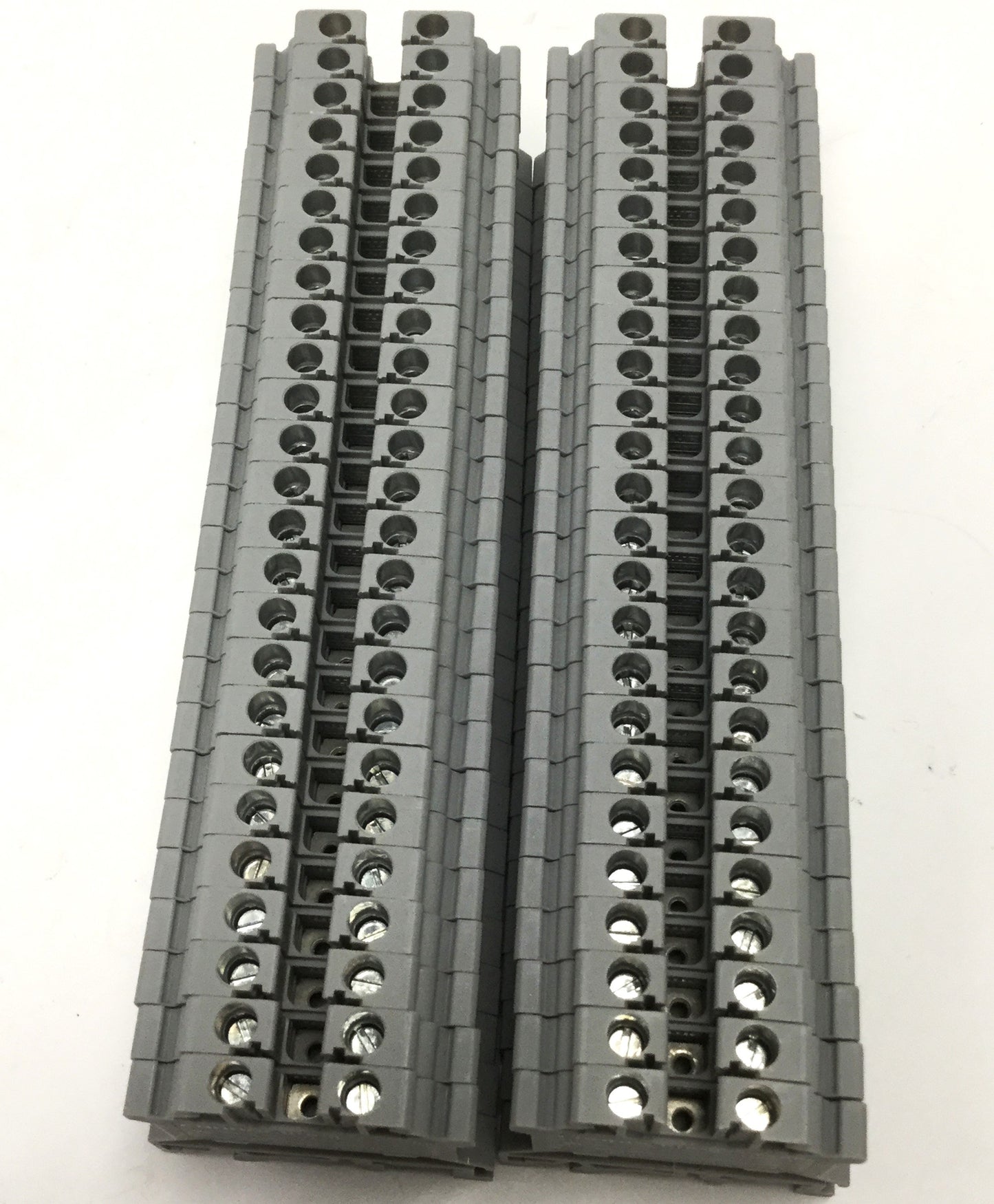 New – Open box Lot of 50 Connectwell CTS4UN DIN Rail Mount Feed-Thru Terminal Blocks, 35A 600V