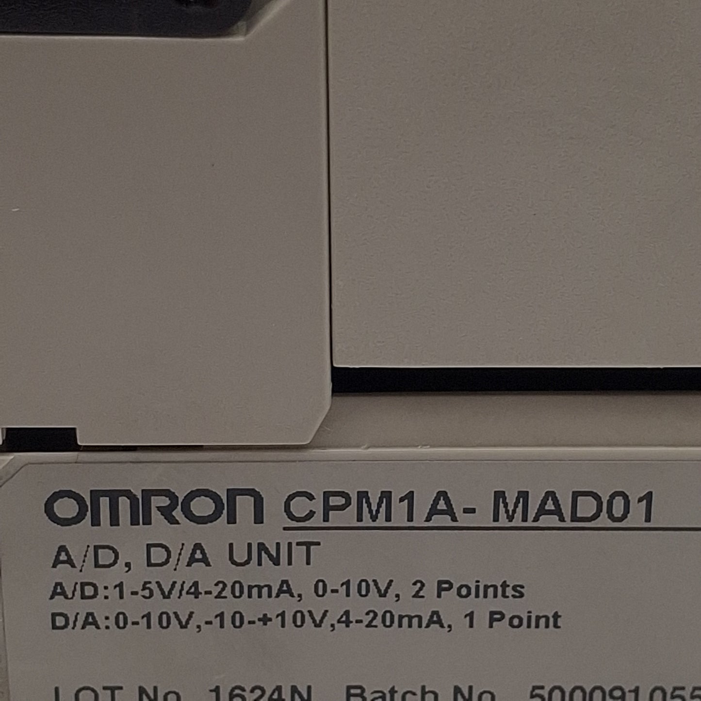 Used Omron CPM1A-MAD01 Analog I/O Unit, m+1/m+2 Input, 5/10V 4-20mA, DIN Rail