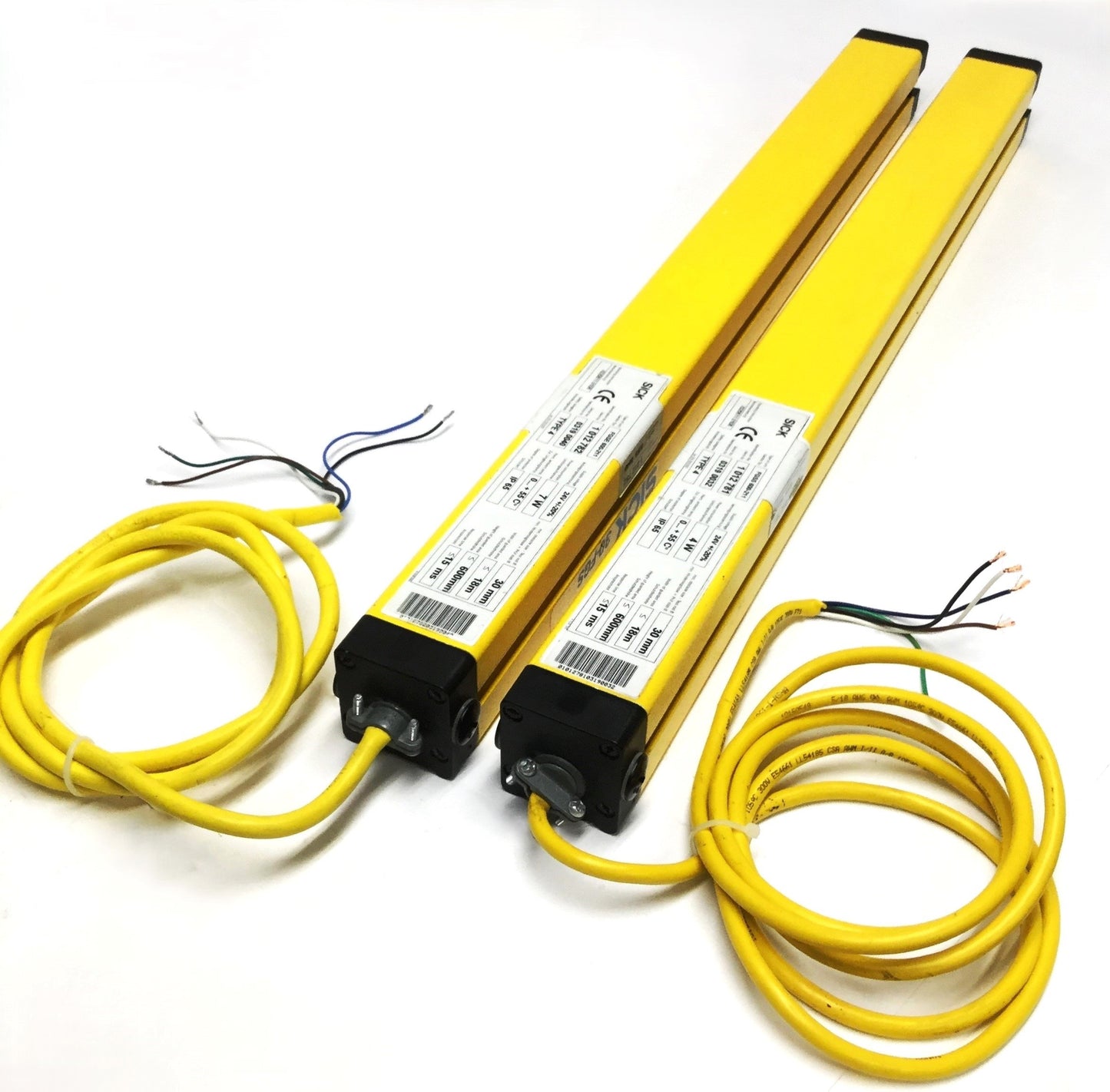 Used SICK FGS 600-211 Safety Light Curtain Sender & Receiver 600mm x 30mm, 24VDC