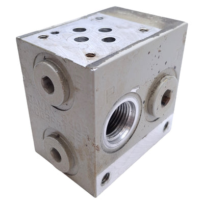 Used Daman AD03P012S Hydraulic Valve Manifold 20.7MPa Max, 2.13in Valve Spacing