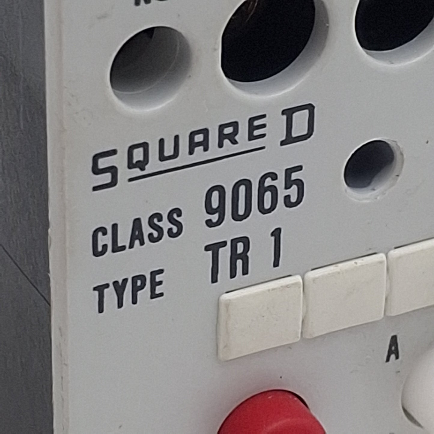 Used Square D 9065 TR1 Overload Relay, 3-Pole NO/NC, 1-1.5A Range, 600VAC/300VDC