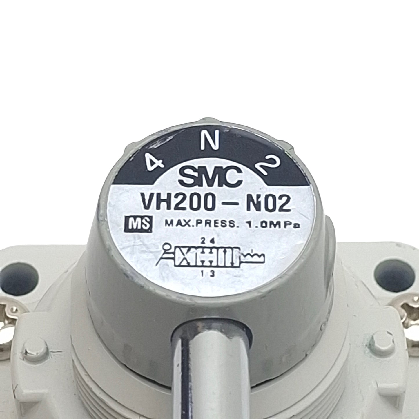 Used SMC VH200-N02 Hand Valve, 3-Position Closed Center, 1/4in NPT, 1.0MPa Max
