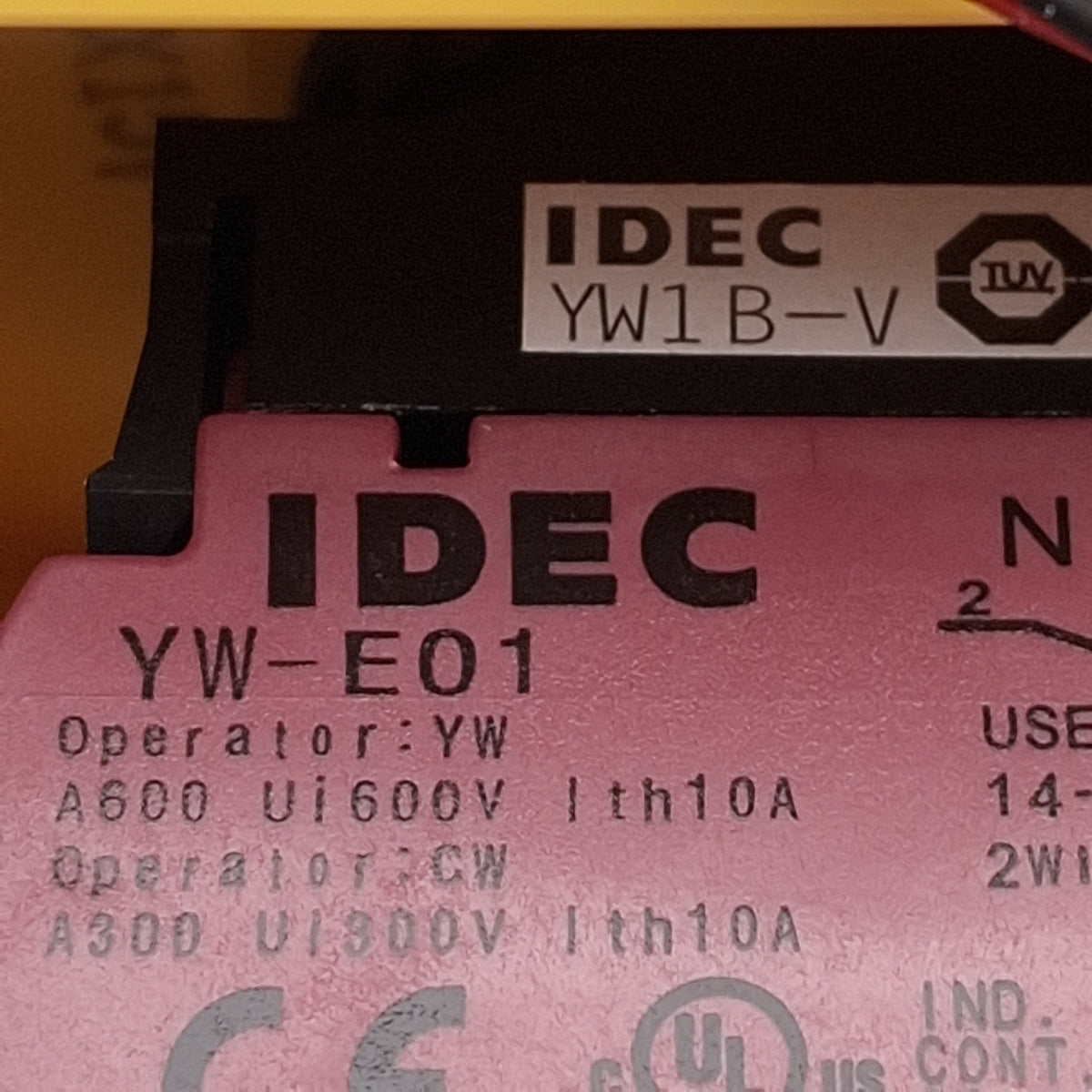 New Idec FB1W-YW1B-V4E02R-Y0 E-Stop Control Station, Pull/Turn Reset, 2NC 10A 600VAC
