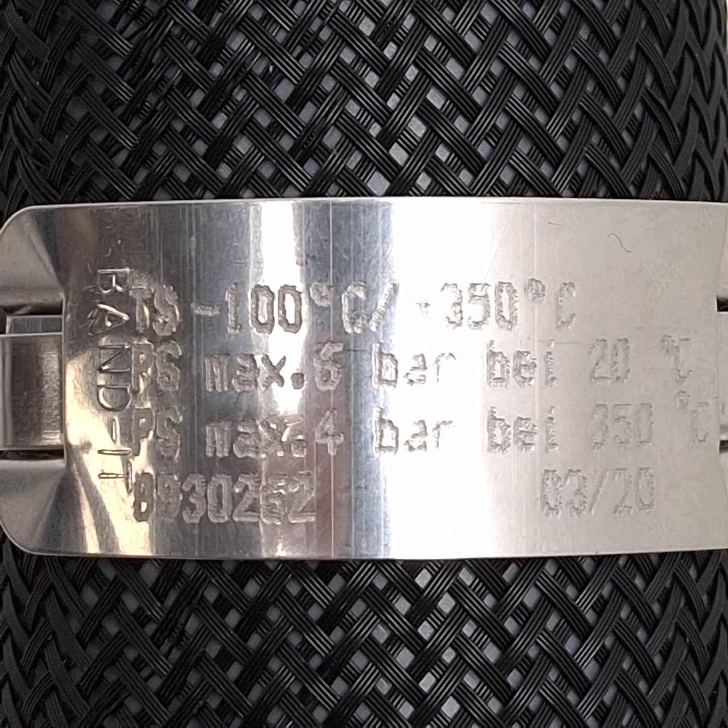 Used Julabo 8930262 Insulated Flexible Metal Tubing, -100°C to +350°C, M24x1.5, 1.5m