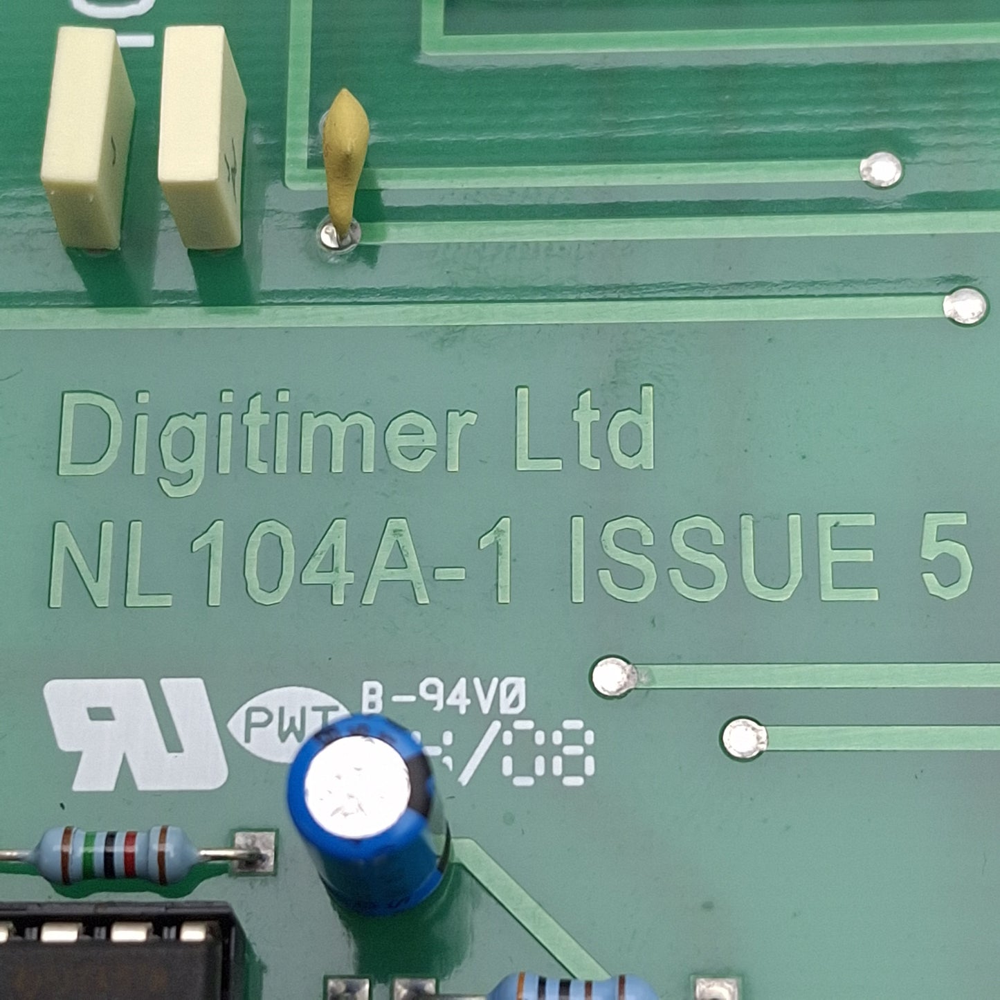 Used Digitimer NL104A NeuroLog AC Pre-Amplifier Module, 100-20k Gain, 0.1/10Hz Cutoff