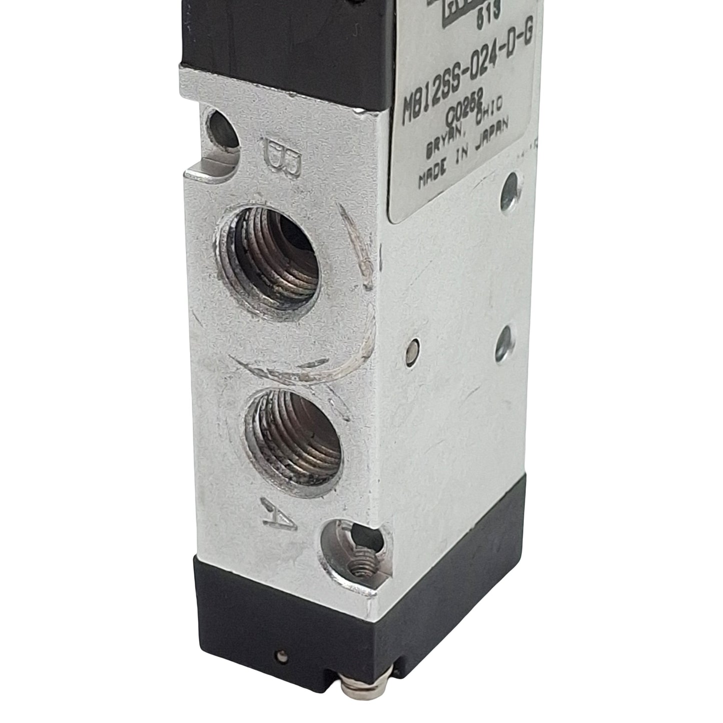 Used ARO Fluid M812SS-024-D-G Solenoid Valve, 2-Position, 1/8in NPTF, 24VDC Coil