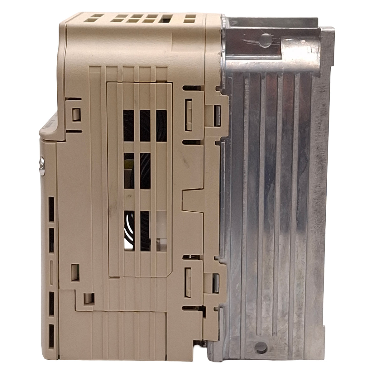 Used Yaskawa CIMR-JU2A0004BAA Variable Frequency Drive, 0.75kW, 3Ø 200-240VAC Input