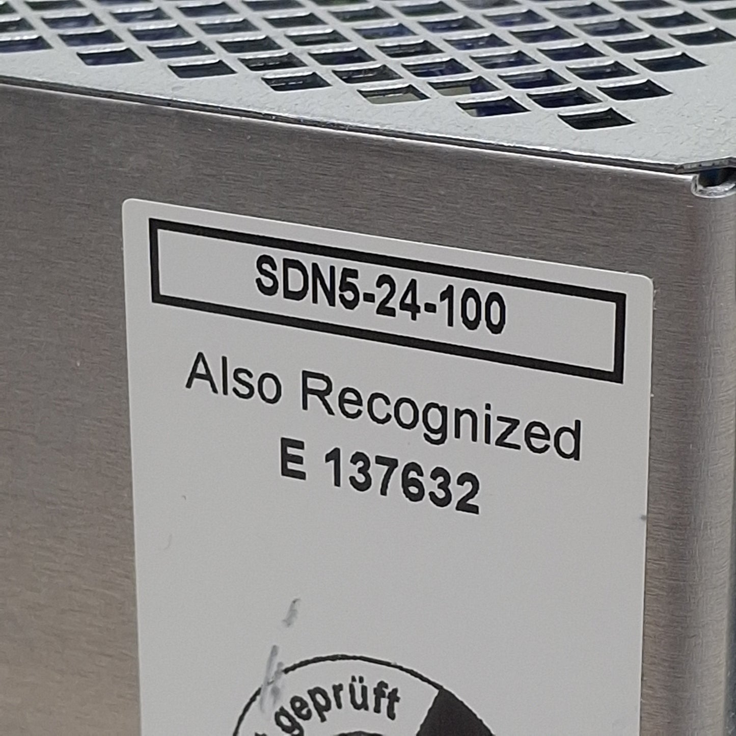 Used Sola SDN5-24-100 Power Supply, 115/230VAC In, 5A 24VDC Out, 120W, DIN Rail