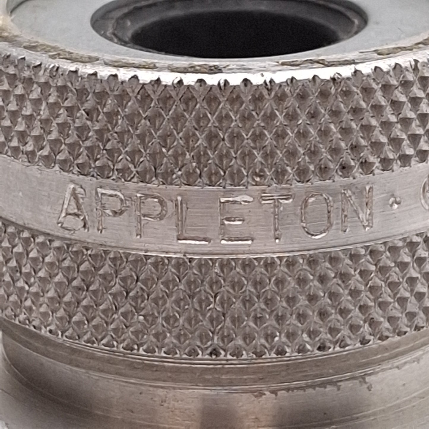 Used Lot of 3 Appleton CG-37100 Aluminum Cord Grip, ø0.375in-0.500in, 1in NPT