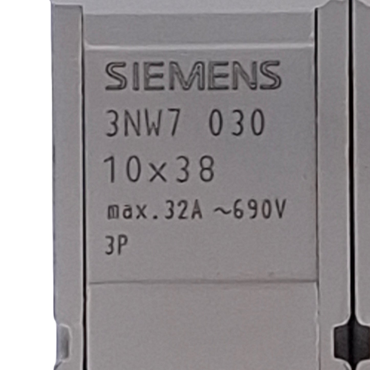 Used Siemens 3NW7 030 Fuse Holder, 3-Pole, 10x38 Fuse Size, 690VAC 32A Max, DIN Rail