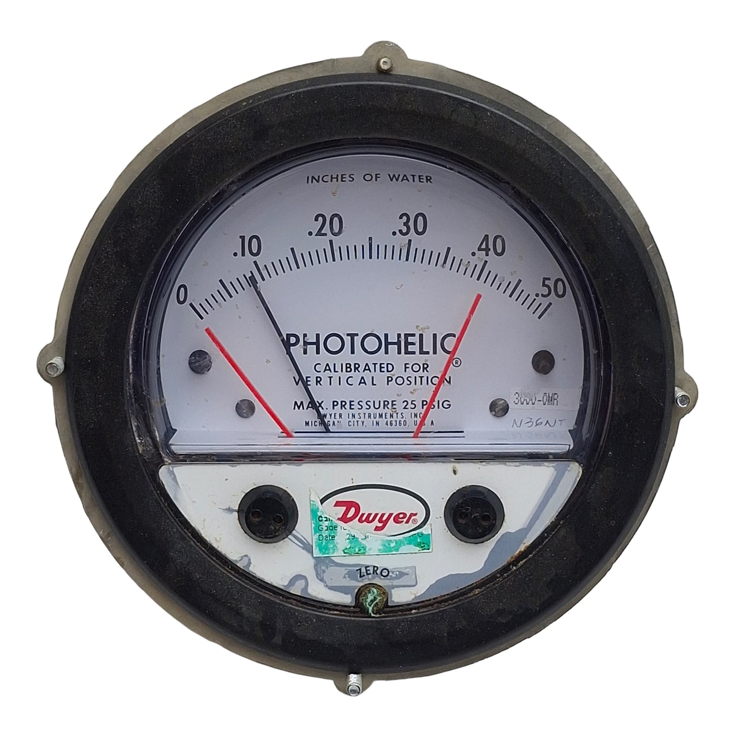 Used Dwyer 3000-0MR Photohelic Pressure Switch/Gage, 0-0.5inH₂O Range, 25psi Max