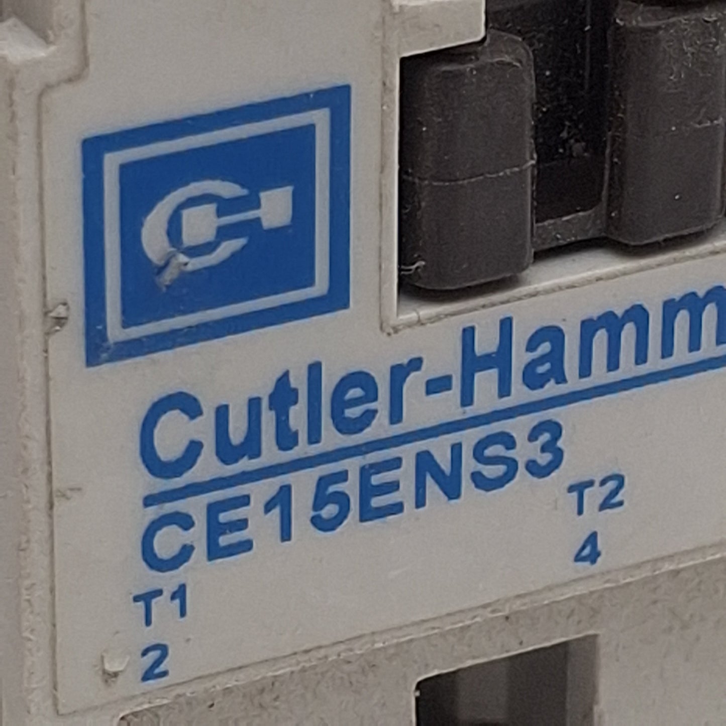 Used Cutler-Hammer CE15ENS3AB Contactor, 3-P 25A 600VAC, 110/120VAC Coil *Broken DIN*