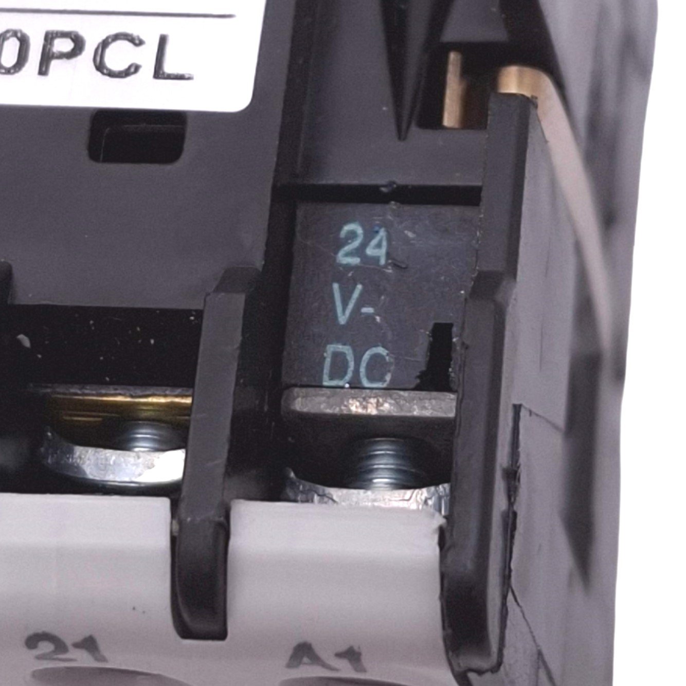 Used AEG 910-302-071-00PCL SH04-31Z-24VDC Auxiliary Contactor, 3NO 1NC, 24VDC Coil