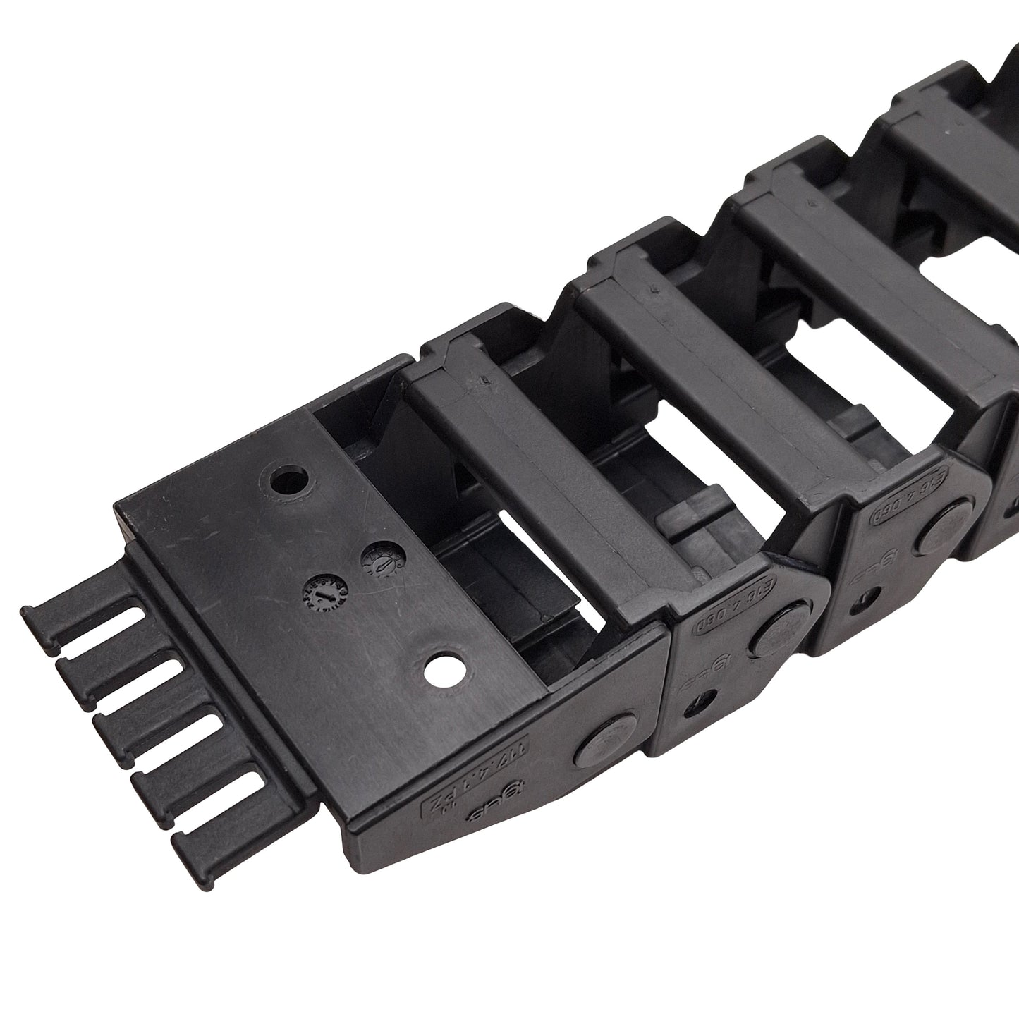 Used Igus E16.4.060 Energy Chain, 48x32mm Inner, ø60mm Bend, 25-Links + Ends, 34.25in