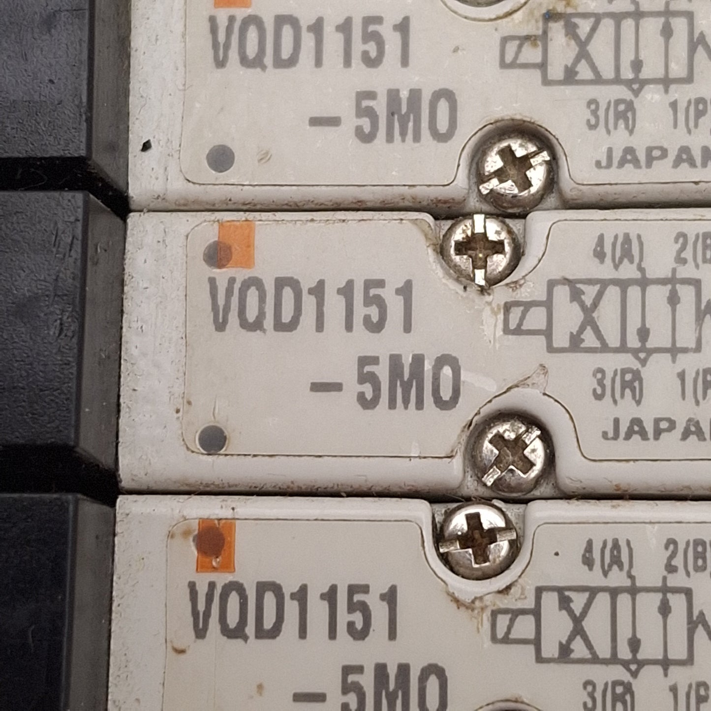 Used SMC VV4QD15-08C4 VQD1151-5MO Solenoid Manifold, 8-Station, ø4mm P2C, 24VDC Coils