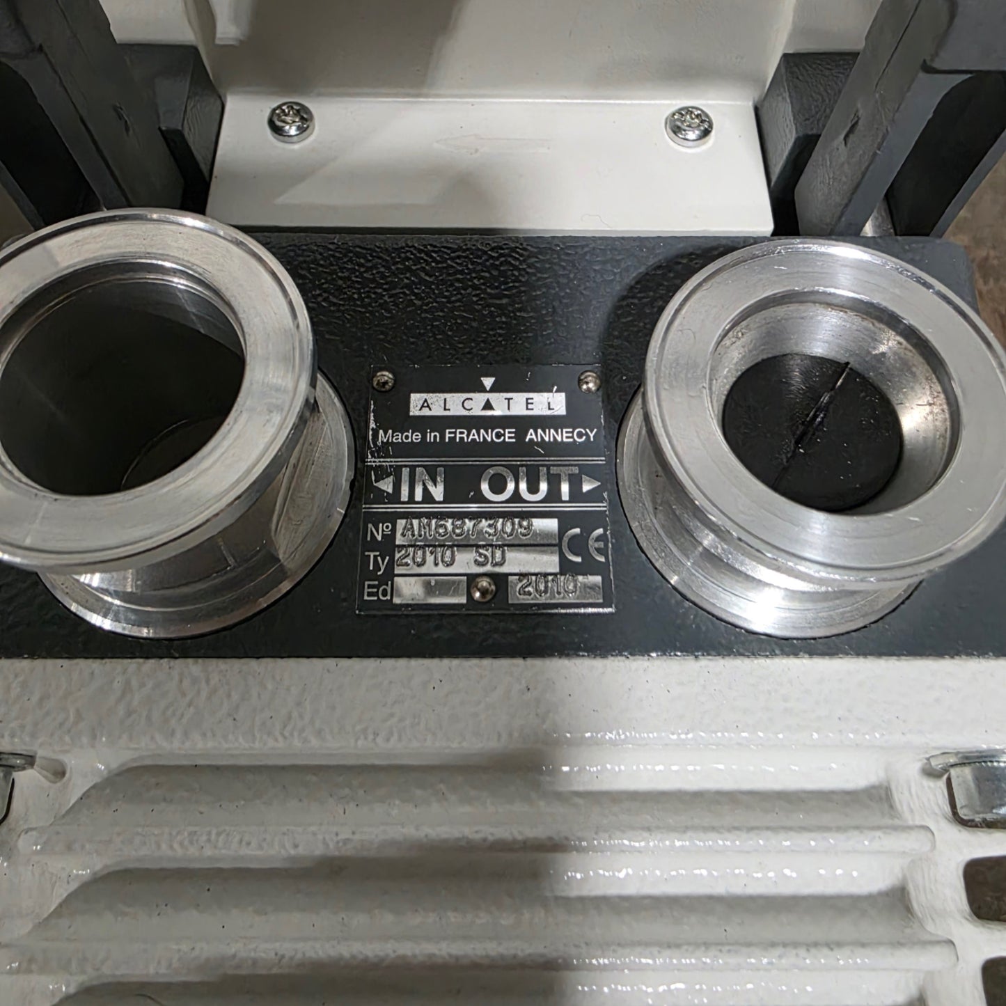 Used Alcatel Pascal 2010 SD Dual Stage Rotary Vane Vacuum Pump 6.8CFM, 115/220VAC