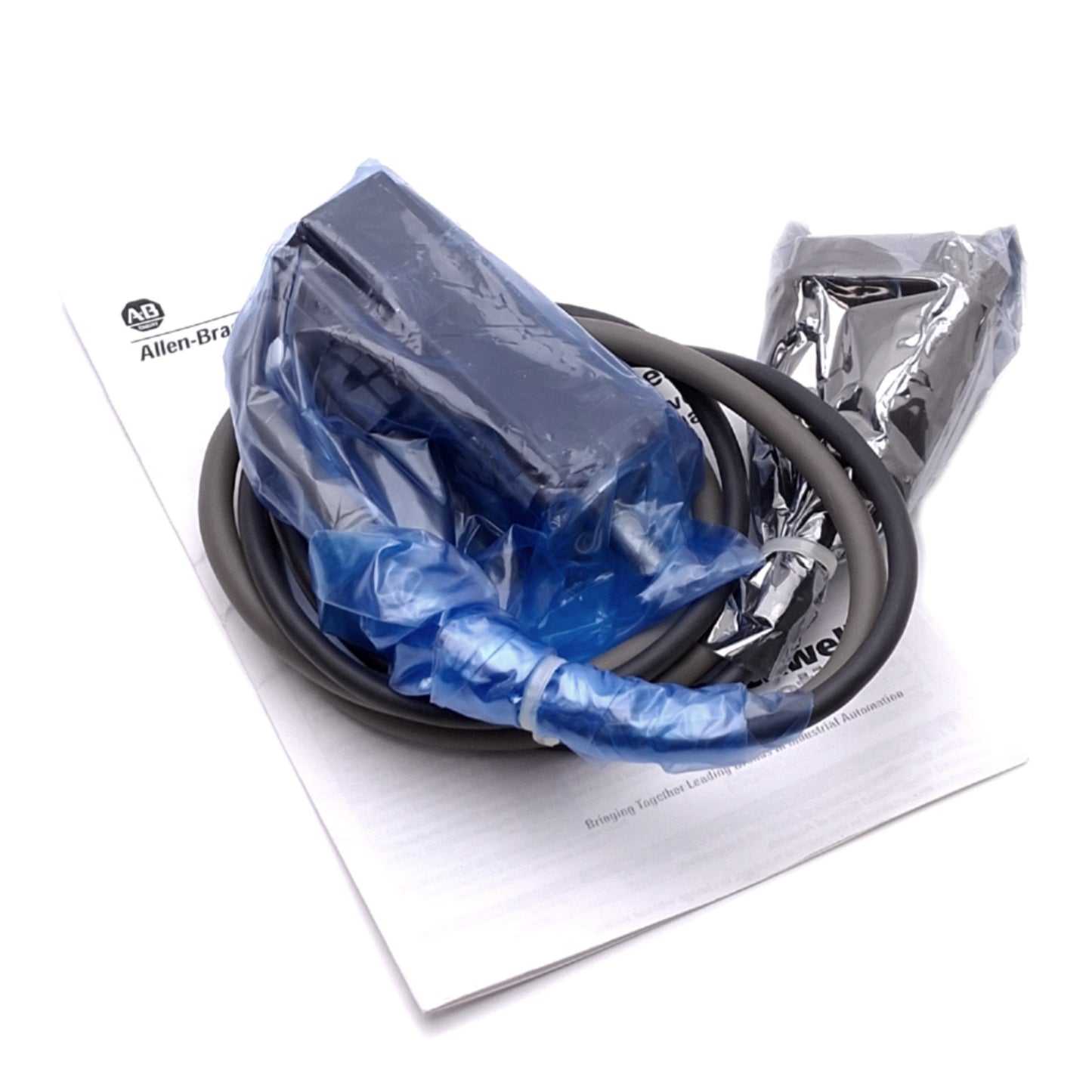 New Allen Bradley Y-1003-1-H00AA Brushless Servo Motor, 3ph 115VAC, 4500rpm Max