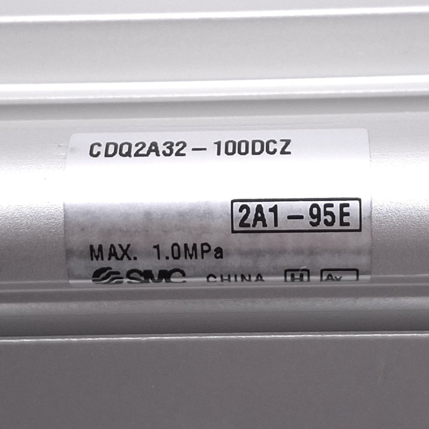 New SMC CDQ2A32-100DCZ Compact Cylinder, 32mm Bore, 100mm Stroke, Rc 1/8in, 1.0MPa