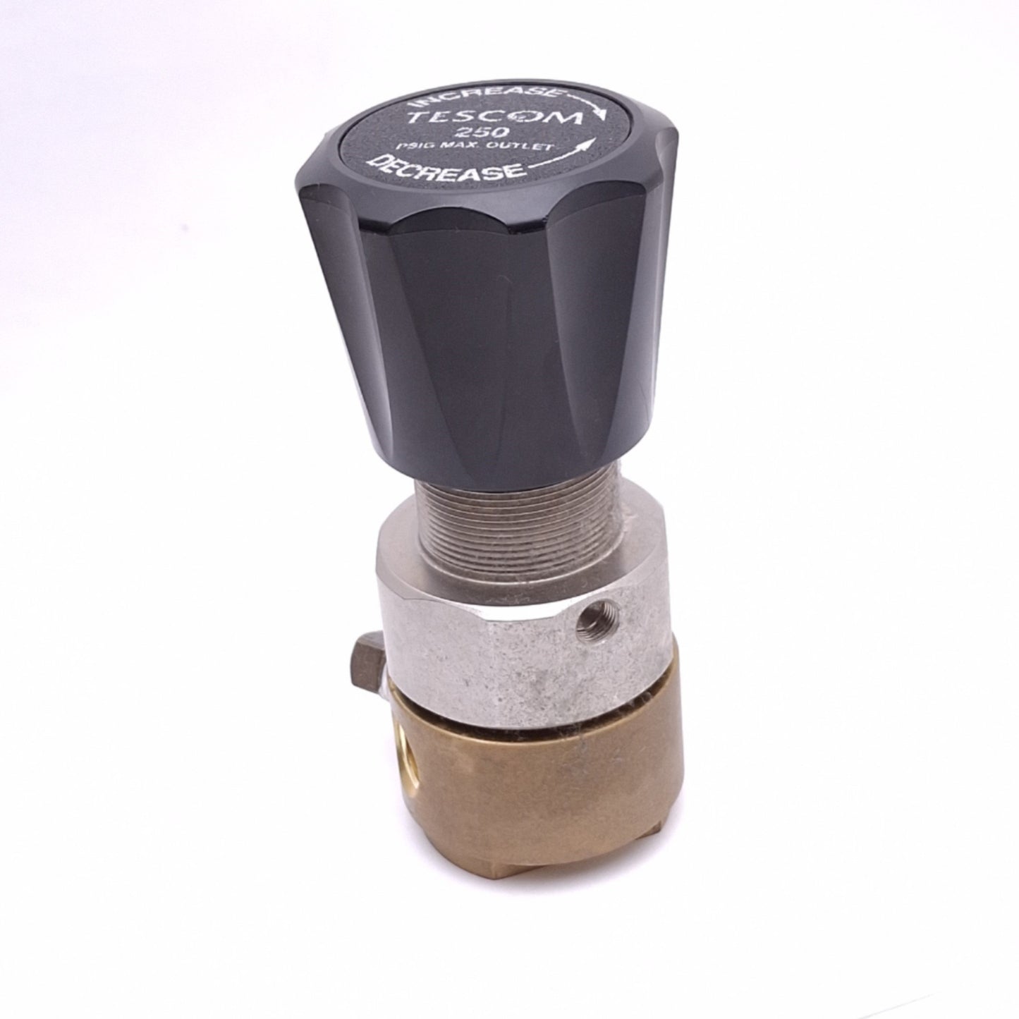 Used Tescom 44-2213-241V Pressure Regulator, 0-250psi Set, 3500psi Max In, 1/4in NPT