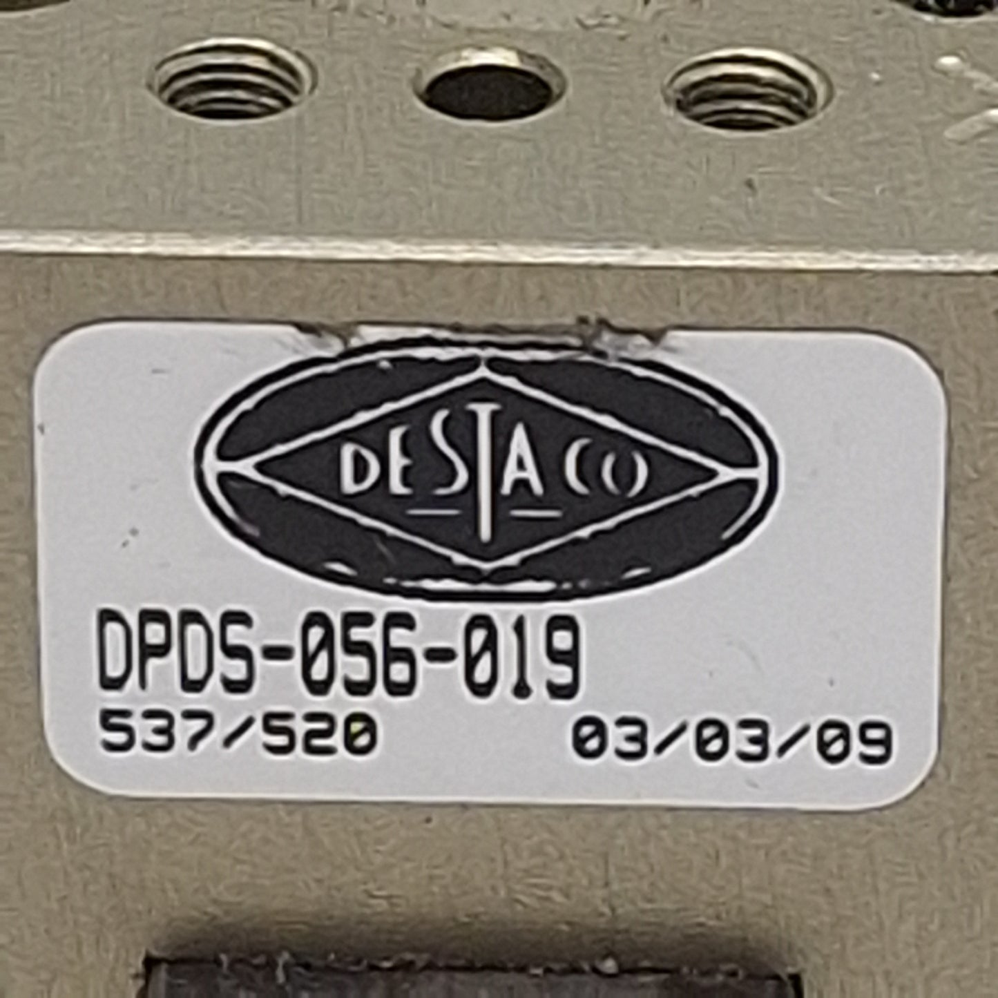 Used Destaco DPDS-056-019 2-Jaw Parallel Gripper, ø0.563in Bore, 0.19in Stroke, 22lbf