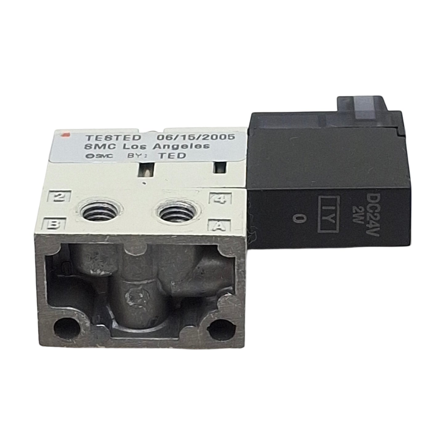 Used SMC VQD1151-5L0 Solenoid Valve, 4/2-Way, M5x0.8, Vac-0.7MPa, 24VDC Coil