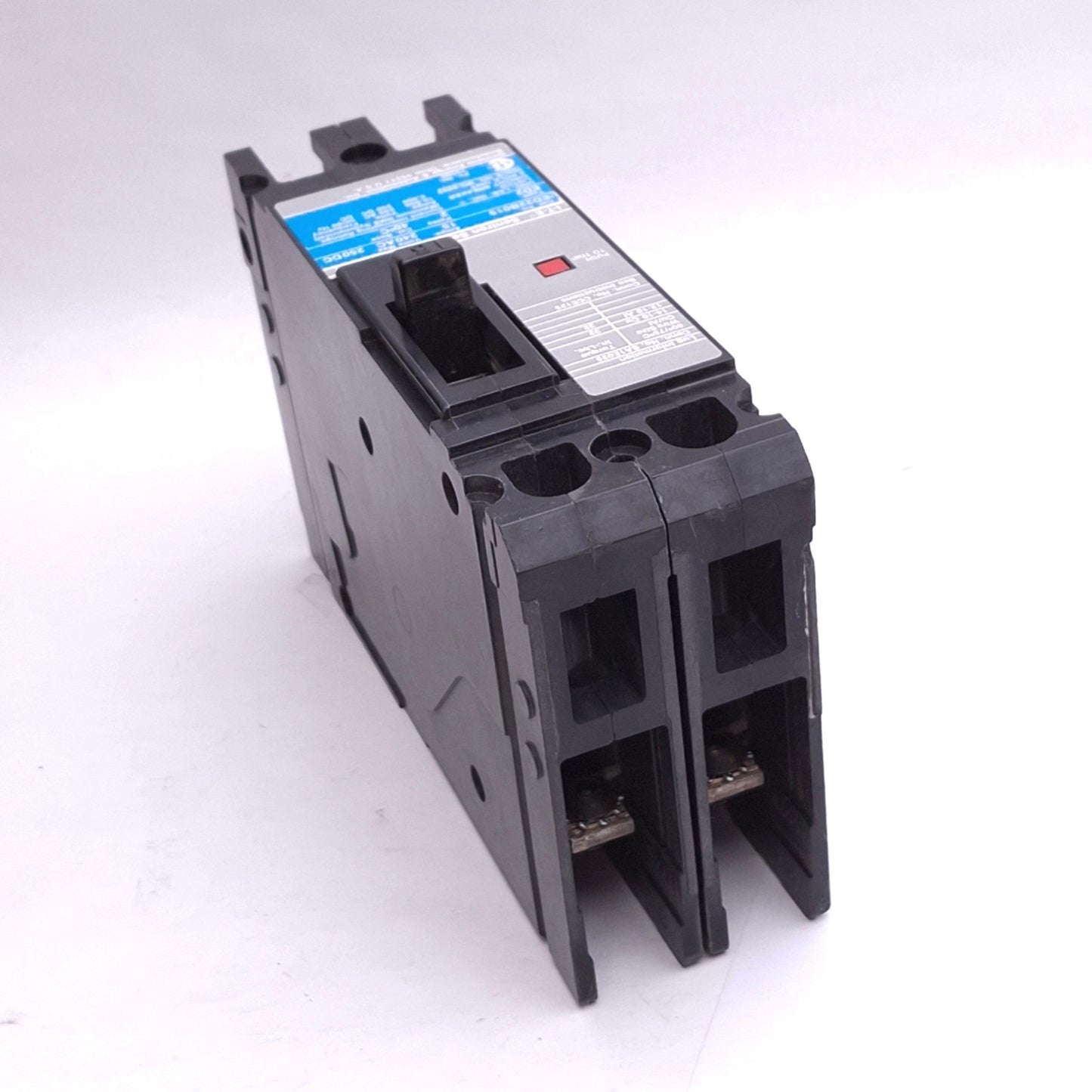 Used Siemens ED22B015 Sentron Circuit Breaker, 2-Pole 15A, 240VAC Max, Bolt-On