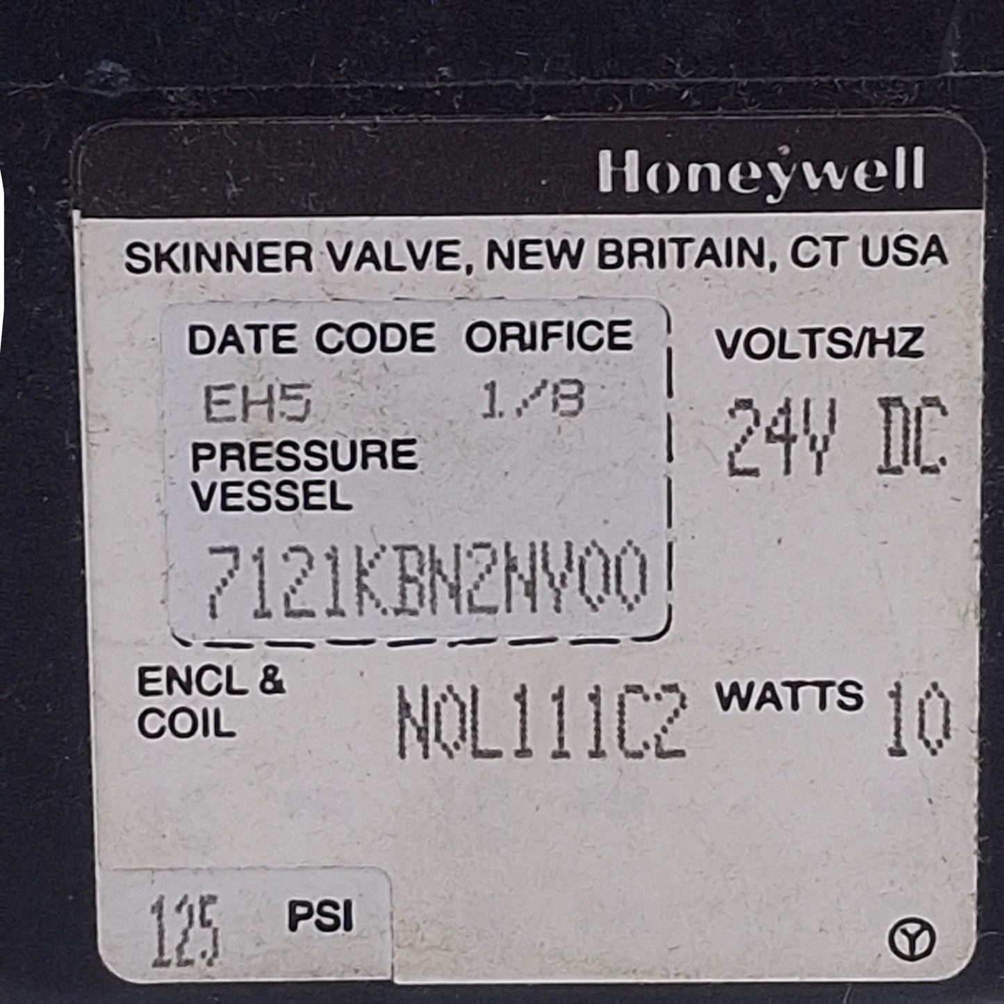 Used Honeywell 7121KBN2NV00 Skinner Valve 1/4"NPT Ports, 0.31Cv Flow, 24VDC Coil