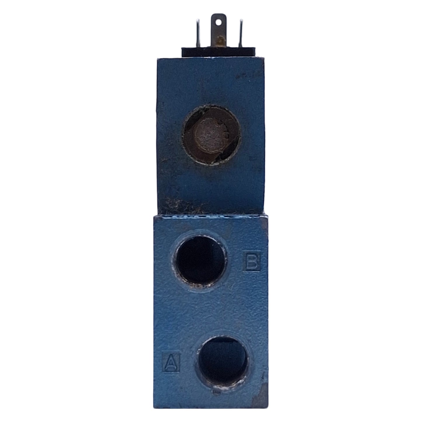 Used Mac 45A-LAC-DDAJ-2KD Solenoid Valve, 4/2-Way, 1/8in NPT, Vac-120psi, 24VDC Coil