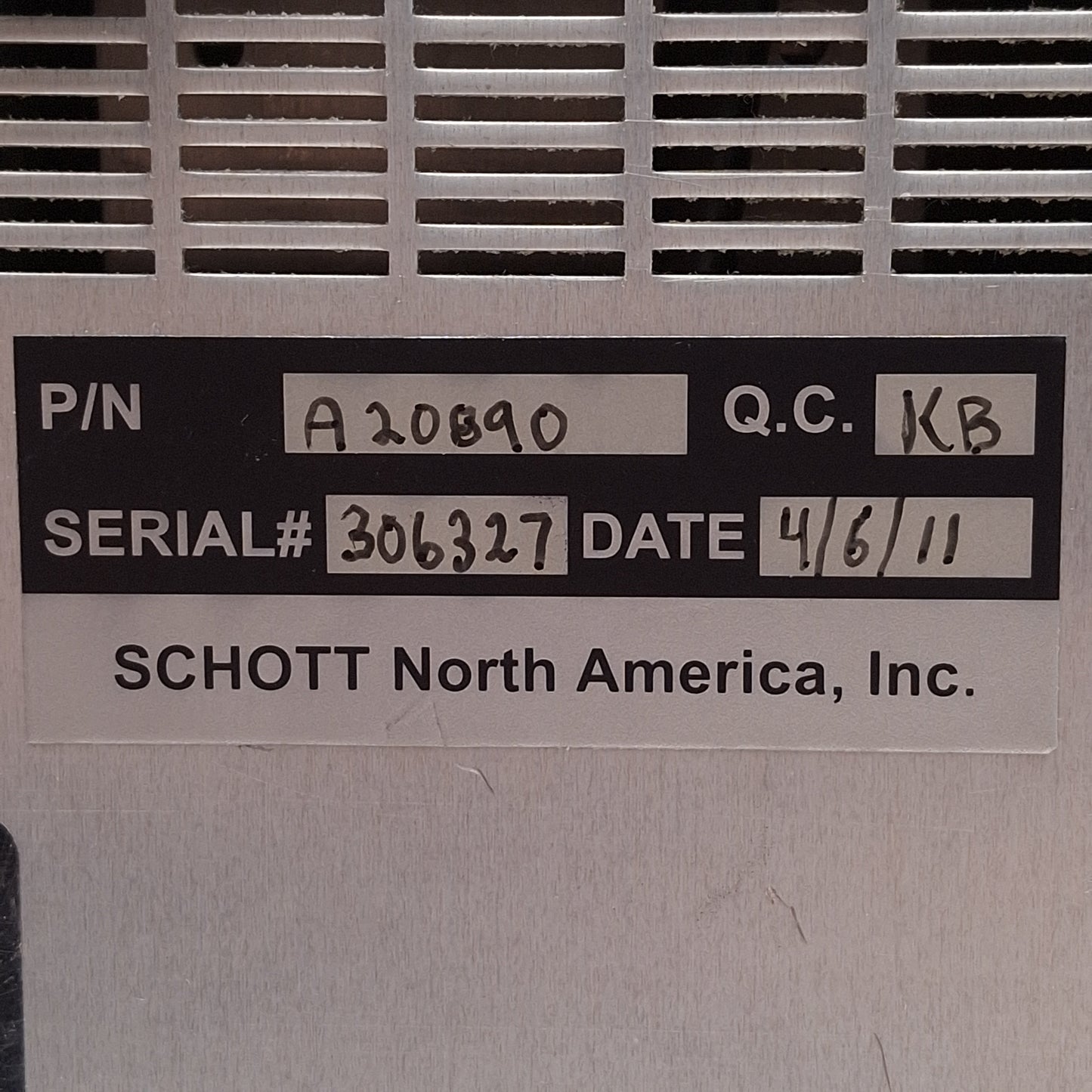 Used Schott A20890 DCR-IV Fiber Optic Light Source, 150W, 90-250VAC, RS-232, ø18mm
