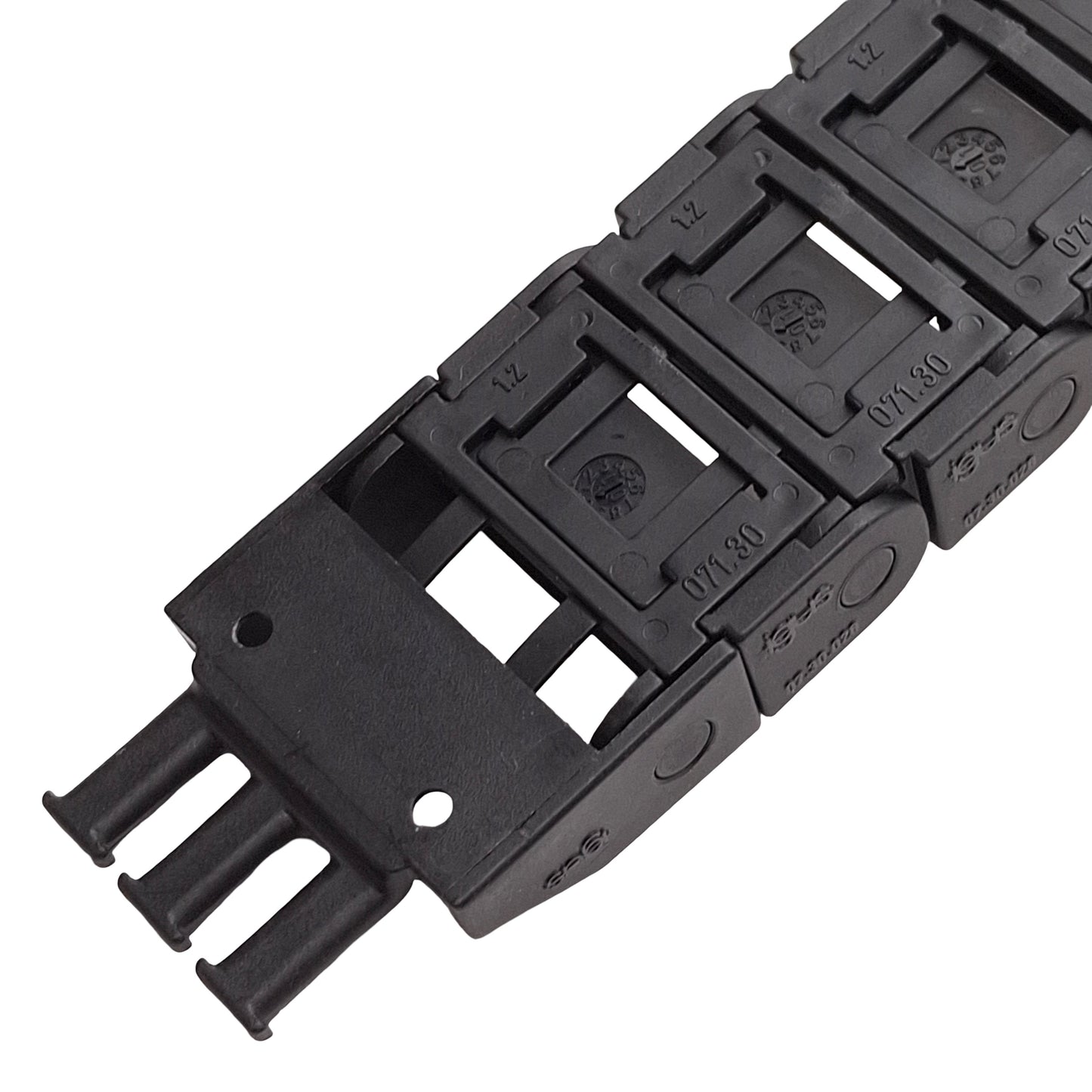 Used Igus 7.30.028 Energy Chain, 30x10.3mm Inner, ø28mm Bend, 94-Link + Ends, 77.25in