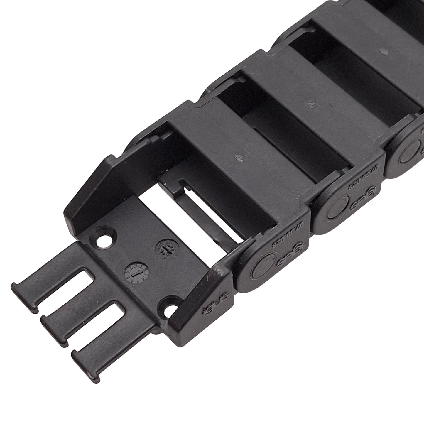 Used Igus 7.30.028 Energy Chain, 30x10.3mm Inner, ø28mm Bend, 94-Link + Ends, 77.25in