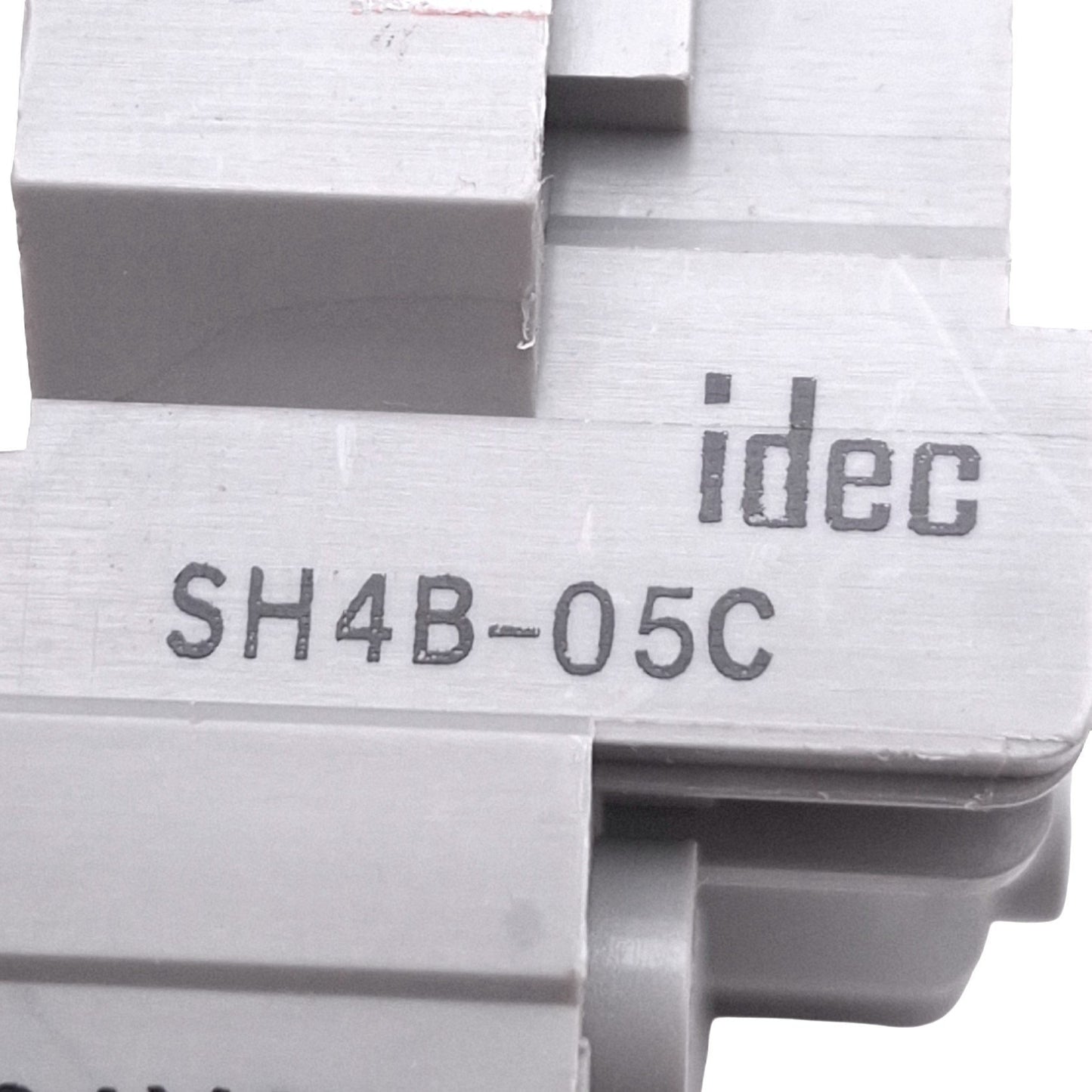 Used Lot of 4 IDEC SH4B-05C Relay Sockets, 14-Pin Blade, 300V 10A Max, DIN Rail
