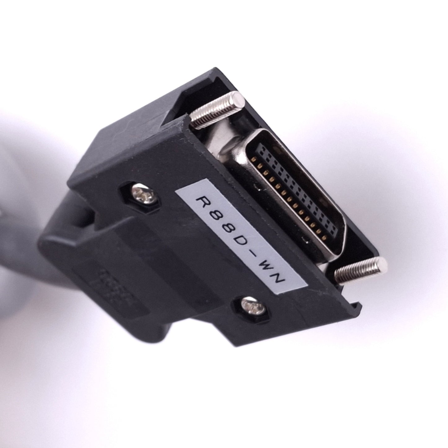 Used Omron XW2Z-100J-B16 Servo Communication Cable for R88D/CS1 Series, 1m, 20-Wire