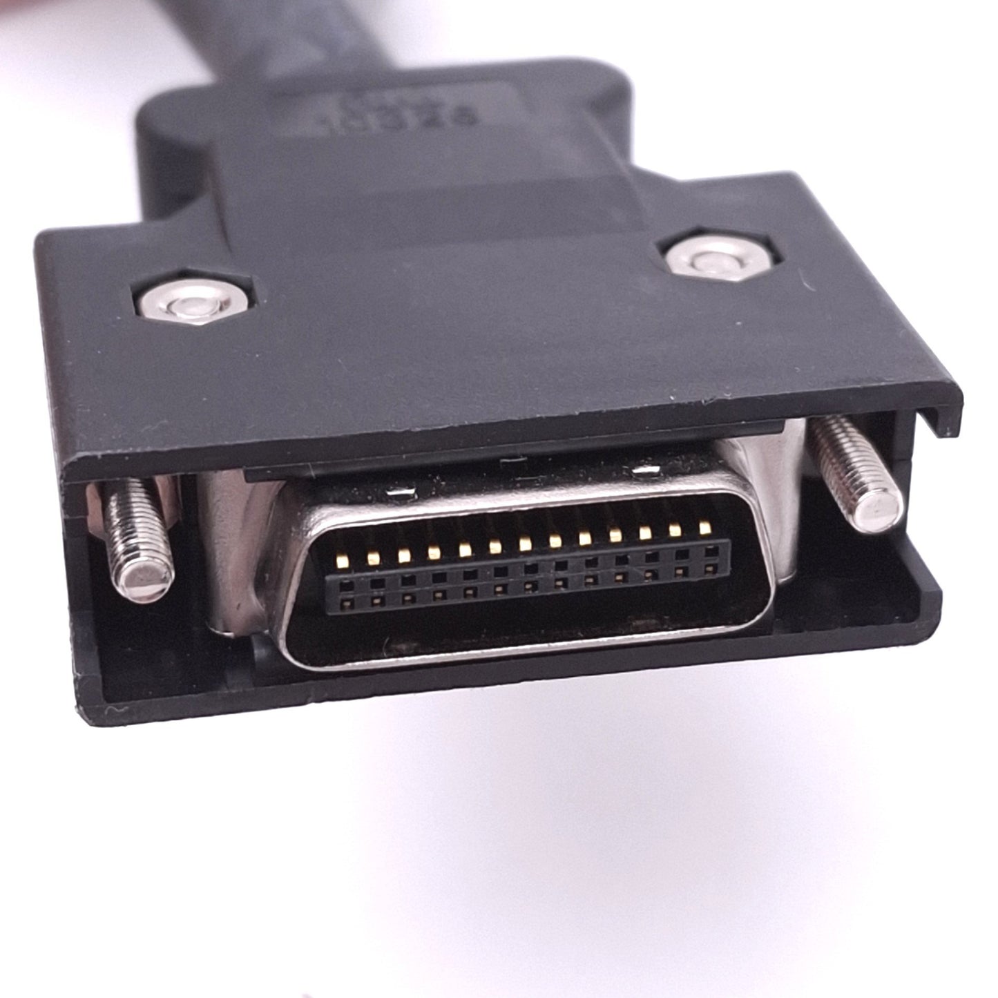 Used Omron XW2Z-100J-B16 Servo Communication Cable for R88D/CS1 Series, 1m, 20-Wire