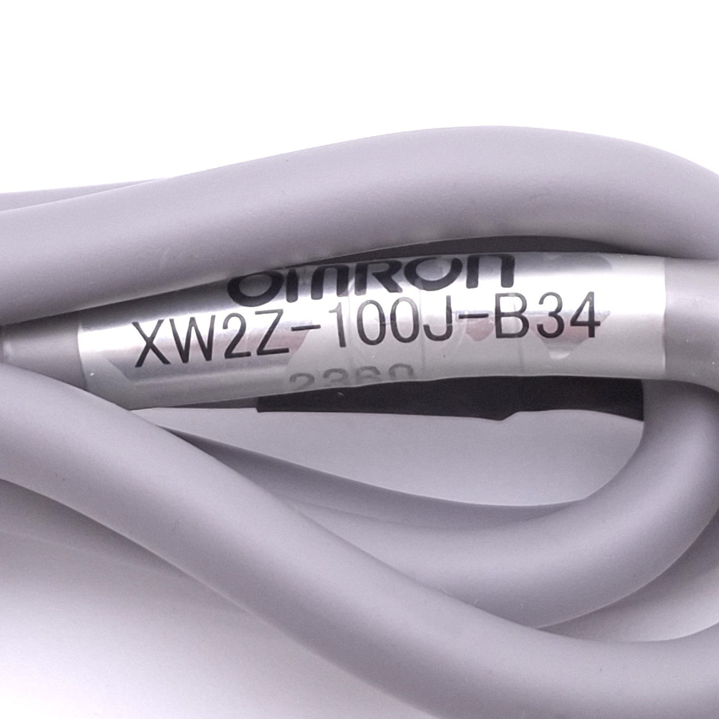 Used Omron XW2Z-100J-B34 Servo Communication Cable for R88D/CS1 Series, 1m, 20-Wire