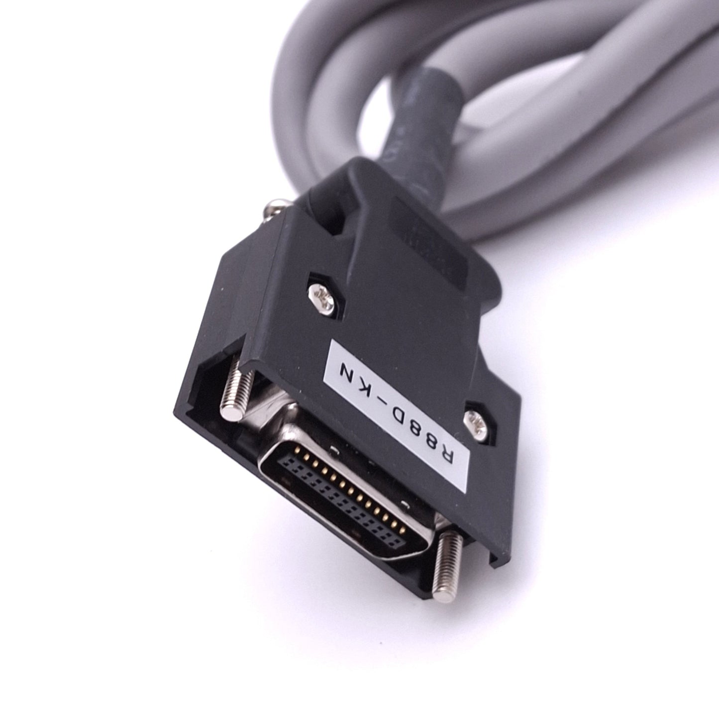 Used Omron XW2Z-100J-B34 Servo Communication Cable for R88D/CS1 Series, 1m, 20-Wire