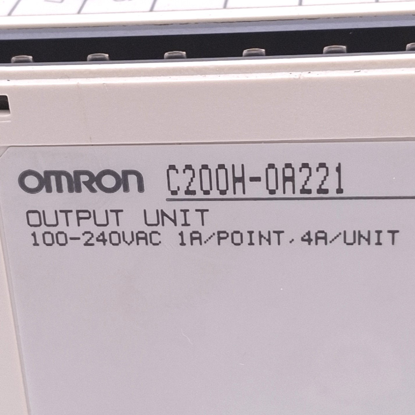 Used Omron C200H-OA221 Output Unit for SYSMAC PLC, 8-Point, 100-240VAC 4A Max Out