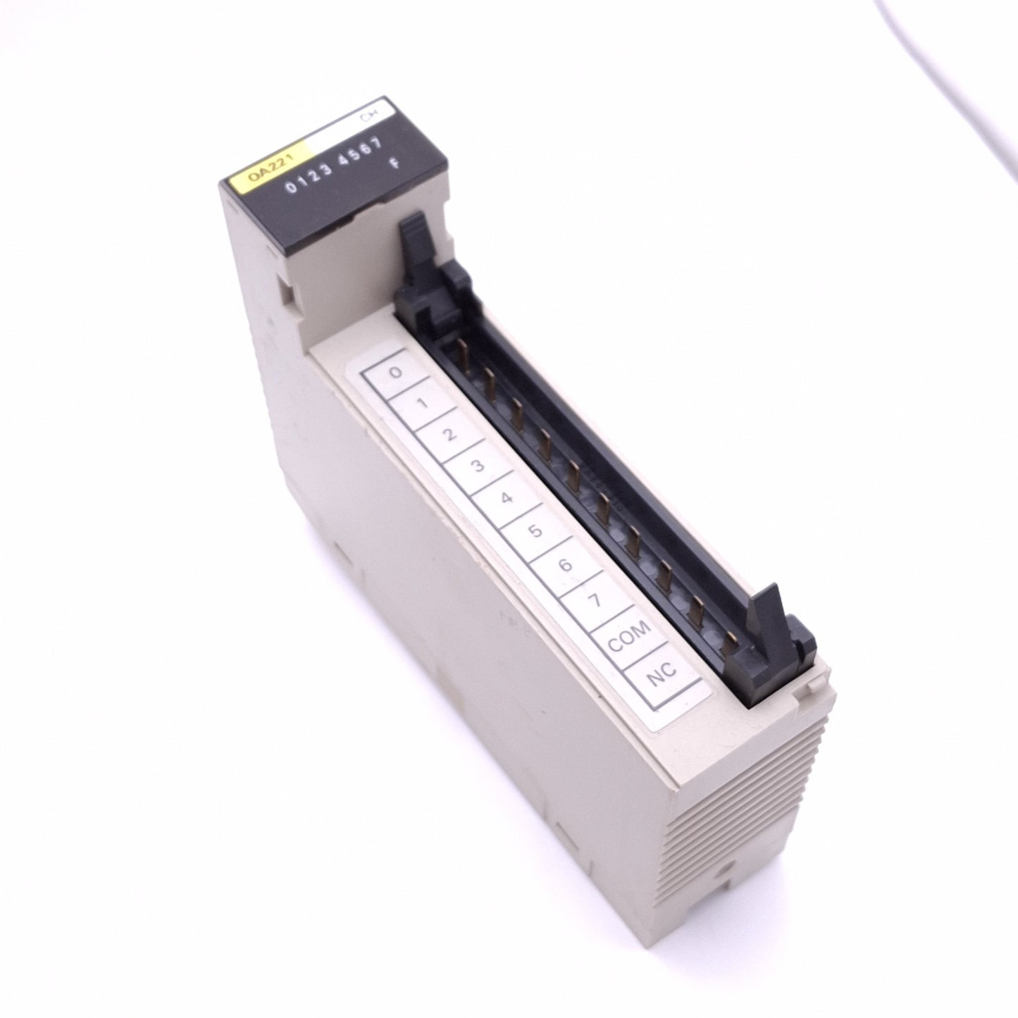 Used Omron C200H-OA221 Output Unit for SYSMAC PLC, 8-Point, 100-240VAC 4A Max Out