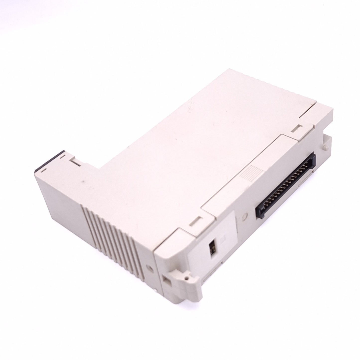 Used Omron C200H-OA221 Output Unit for SYSMAC PLC, 8-Point, 100-240VAC 4A Max Out