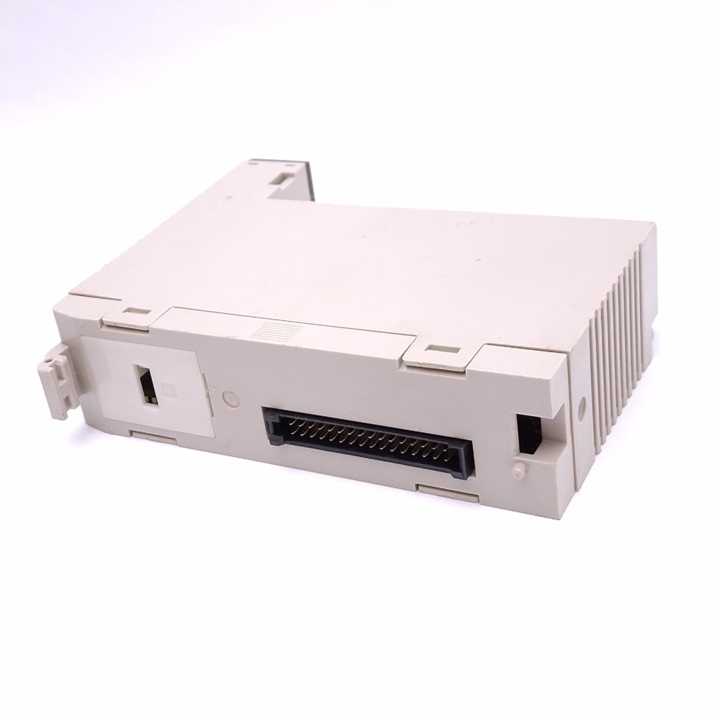 Used Omron C200H-OA221 Output Unit for SYSMAC PLC, 8-Point, 100-240VAC 4A Max Out