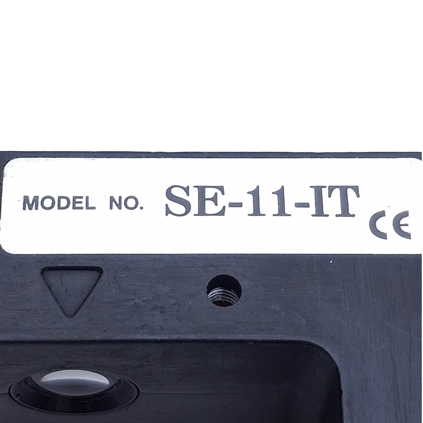 Used Maxcess SE-11-IT Photoelectric Infrared Sensor 10-15VDC 30mA In, 0-10mA Out