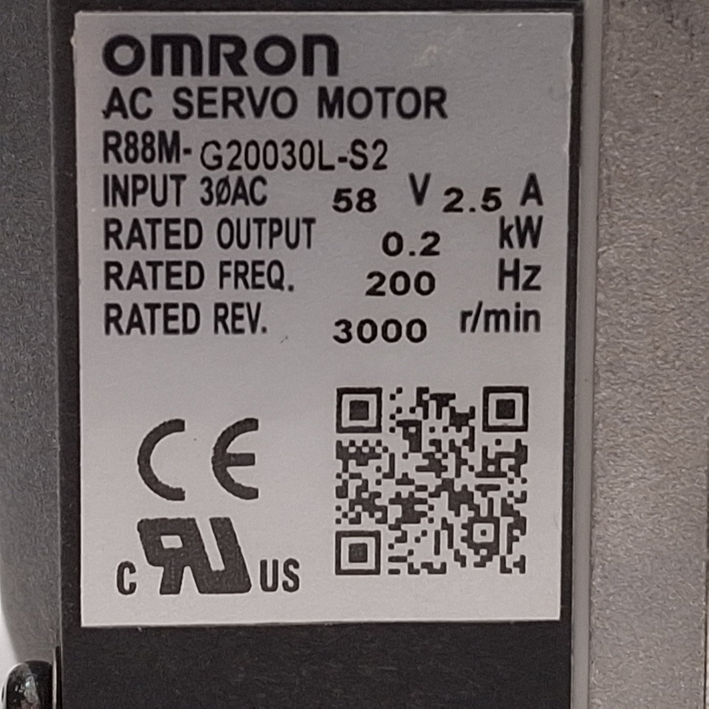 New – Open box Omron R88M-G20030L-S2 Servo Motor, 0.2kW, 3Ø 58VAC 2.5A, 200Hz, 3000rpm