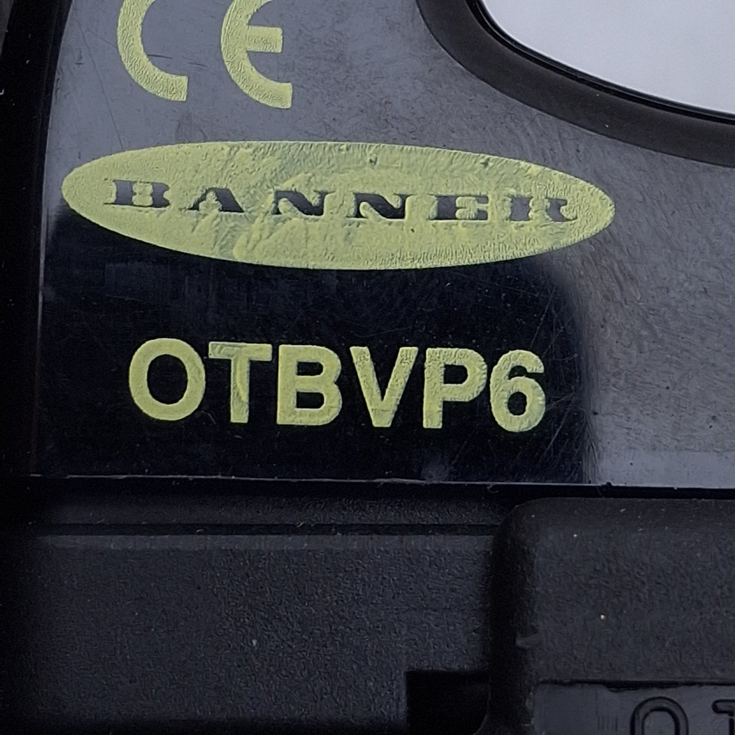 Used Banner OTBVP6 Opto-Touch Optical Button, Momentary Action SPDT PNP, 10-30VDC