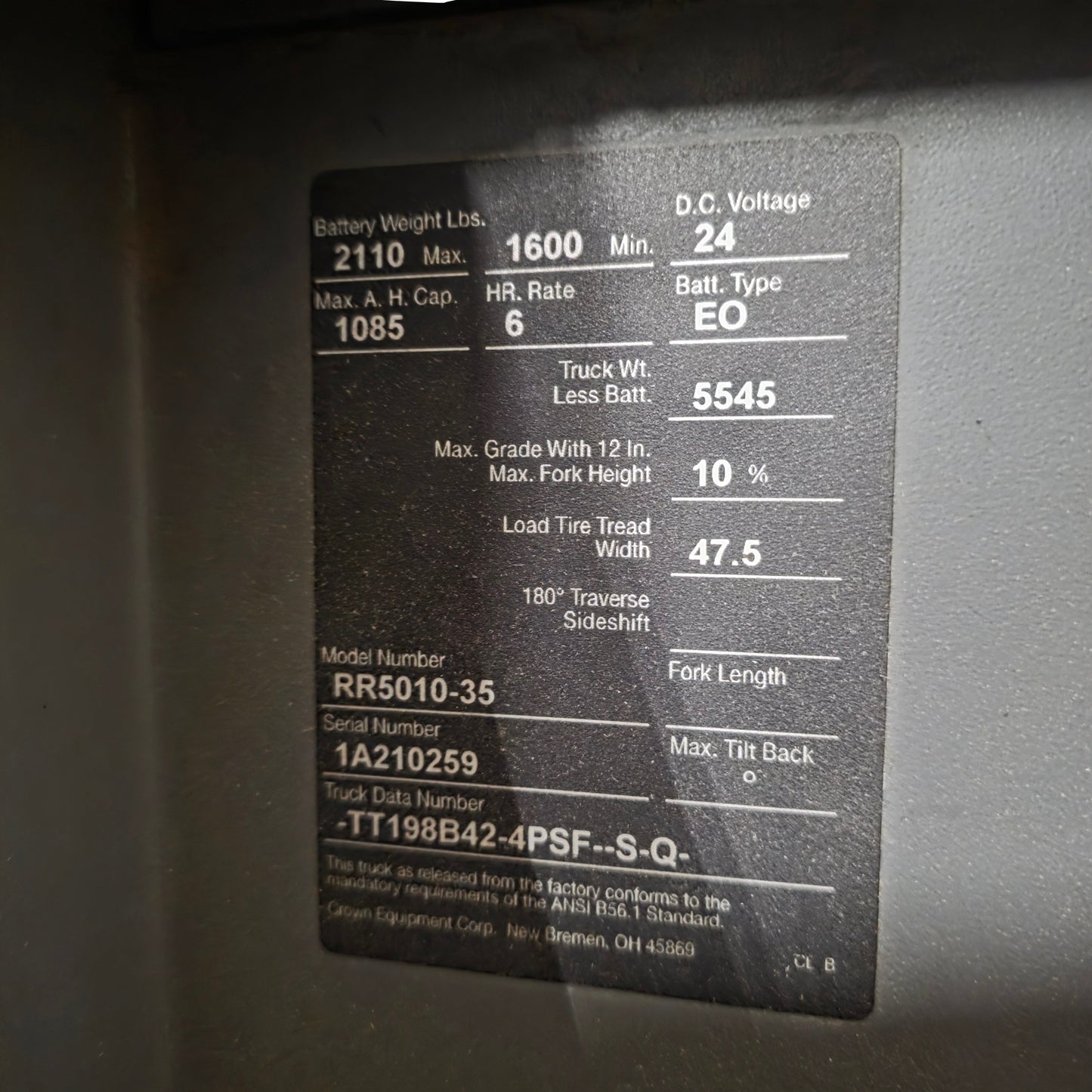 Used Crown RR5010-35 Narrow Aisle Reach Truck W/ Sideshift 3500Lbs Cap 198" Lift 24V