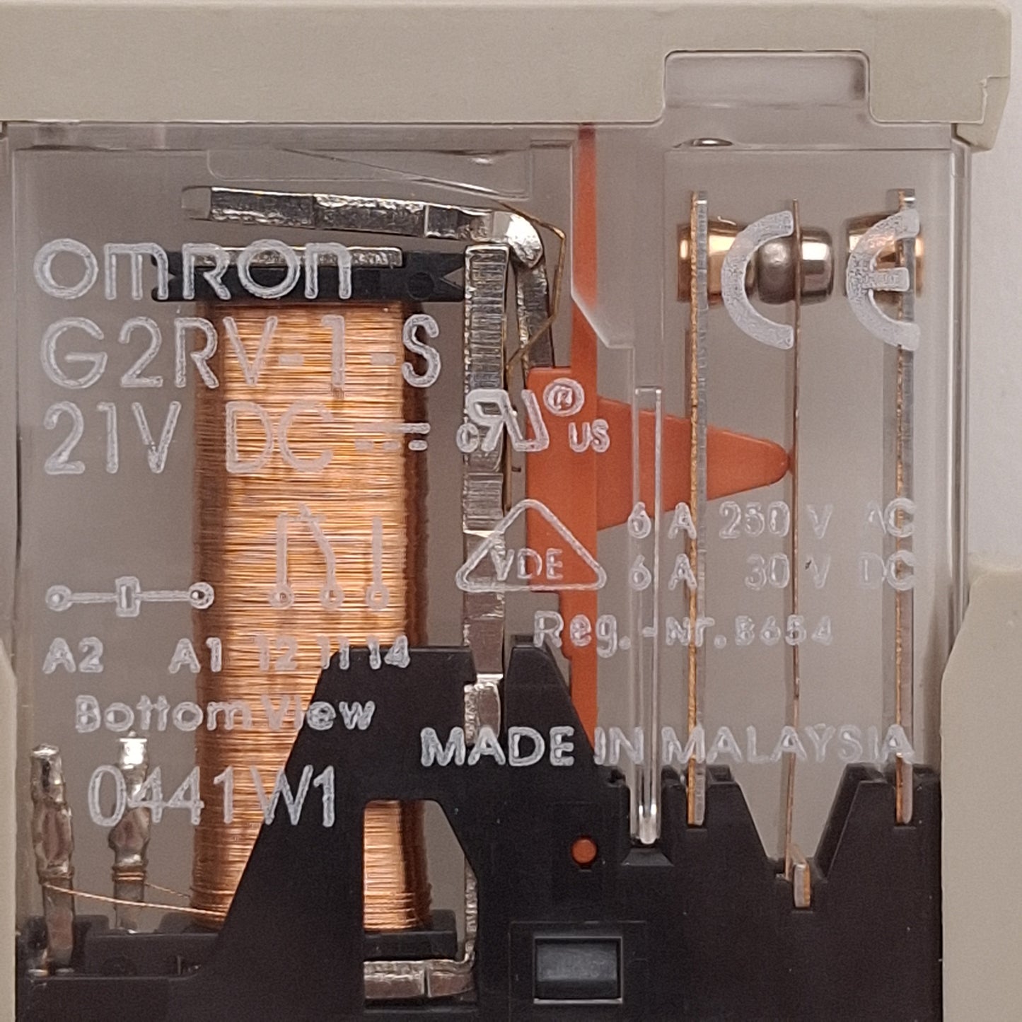 Used Lot of 2 Omron G2RV-SL500 24VDC Power Relay, SPDT, 6A 250VAC/30VDC, 24VDC Coil