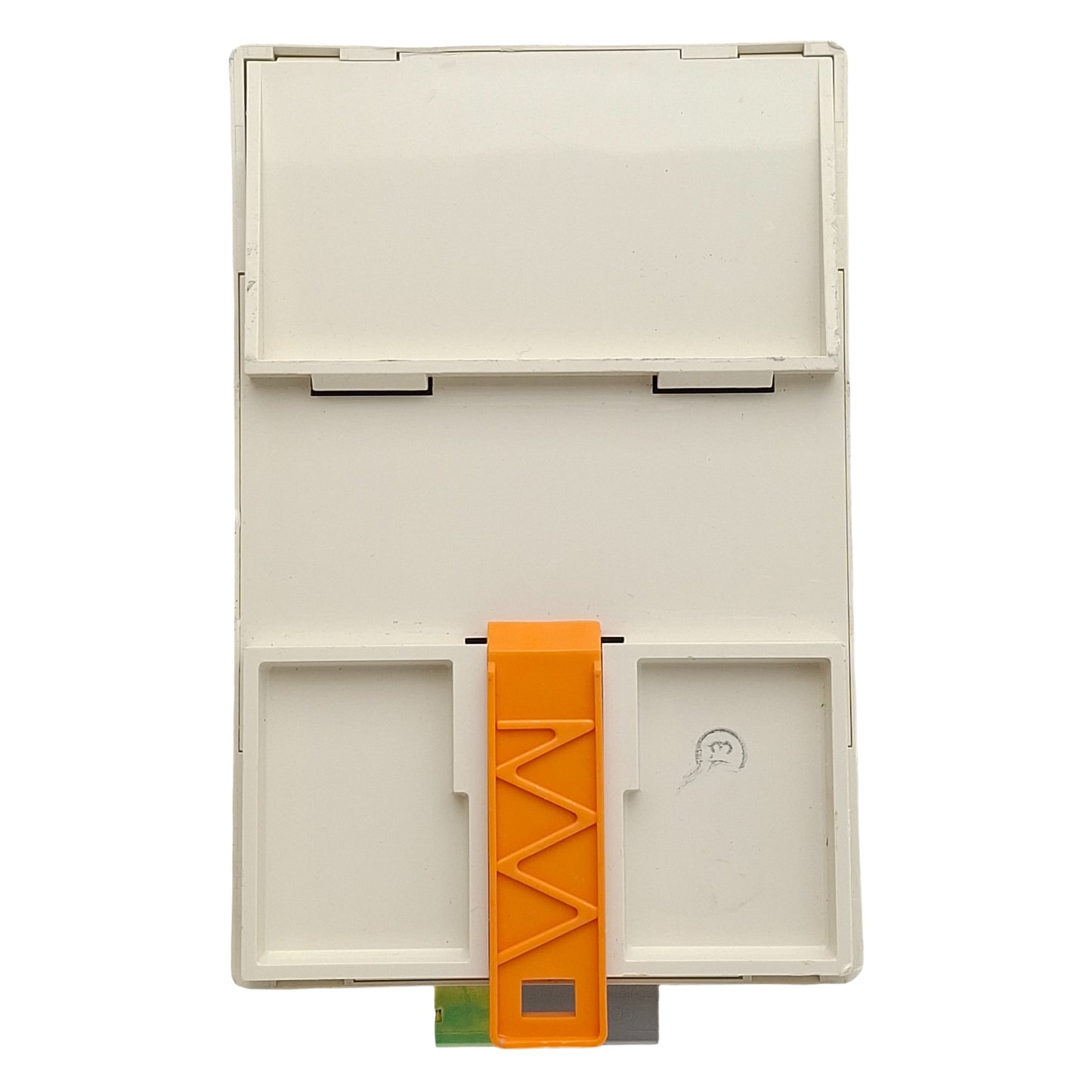 Used Phoenix Contact 5600461 Standard Duplex Receptacle, 6-Pole, 120VAC 15A, DIN Rail