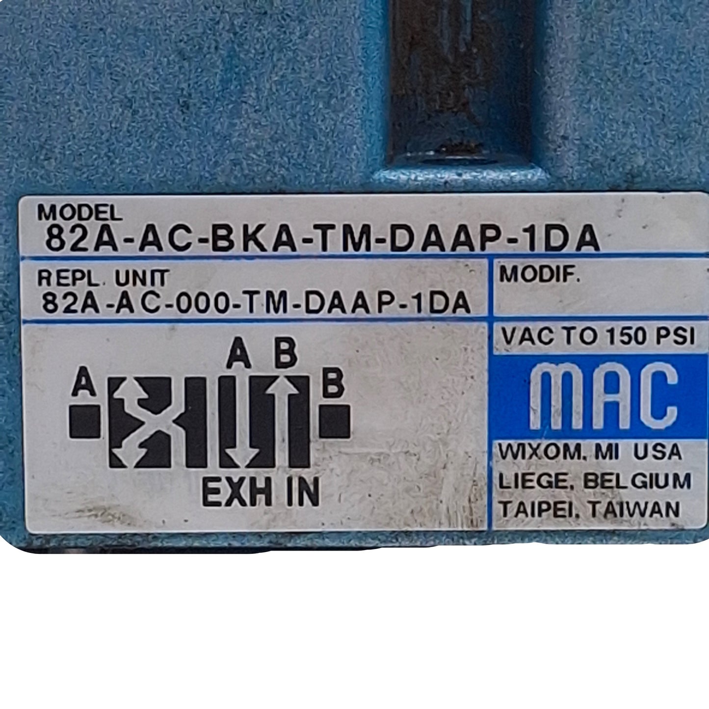Used MAC 82A-AC-000-TM-DAAP-1DA Solenoid Valve 4-Port 2-Position, 120VAC Coil